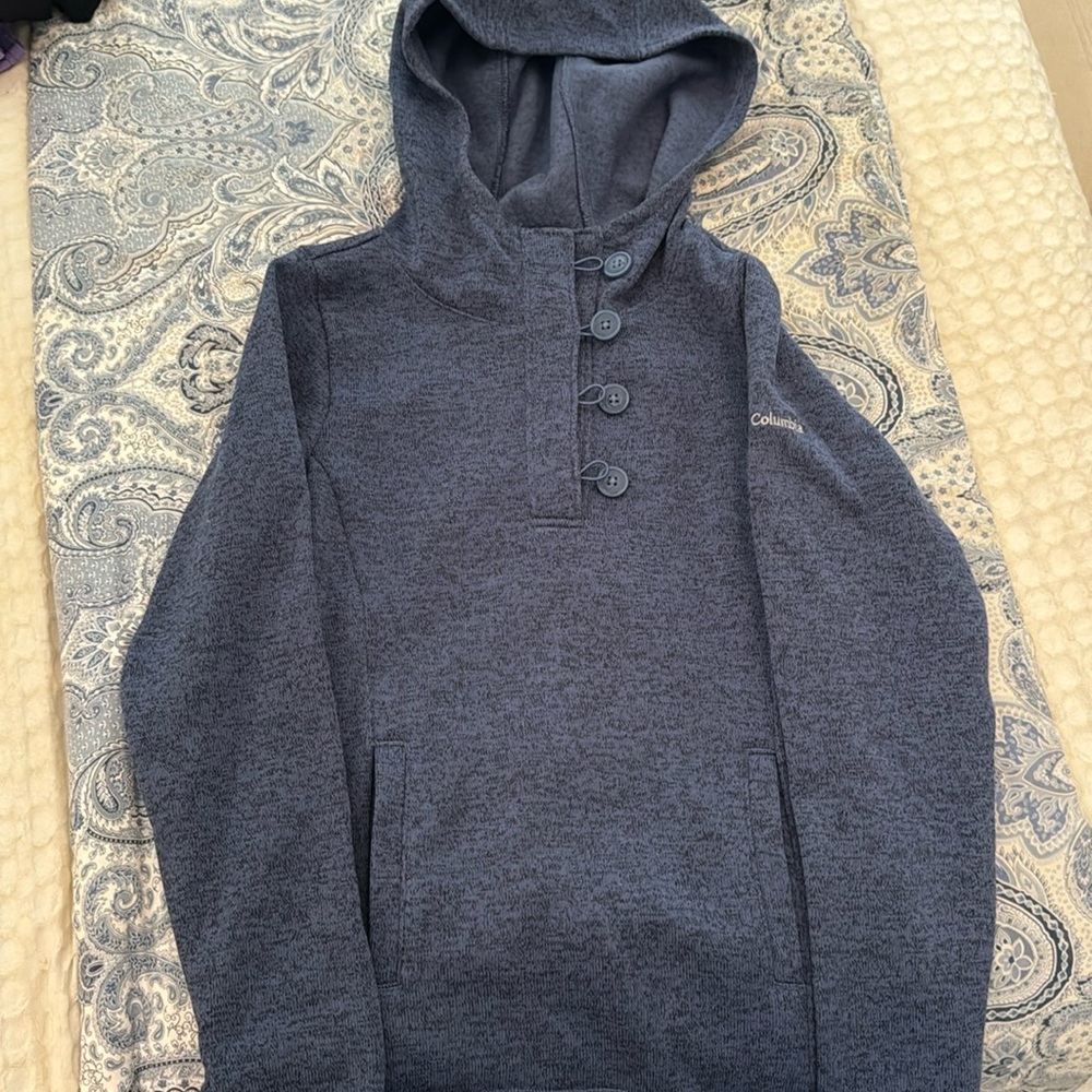 Columbia women’s pullover with hood and fleece Small